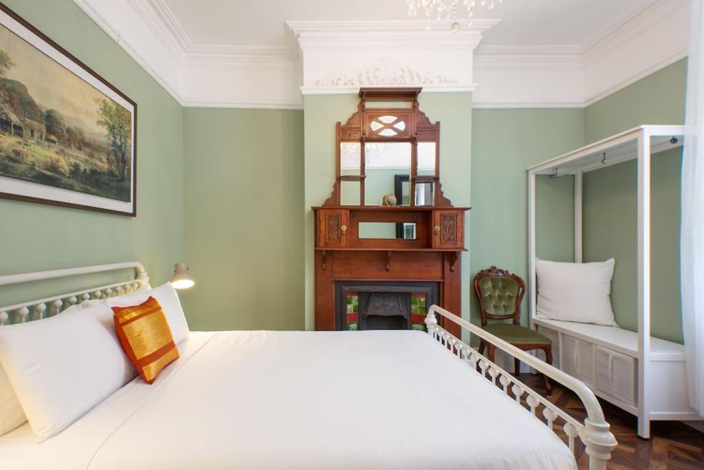 The East-redfern Mansion On Chelsea Ferienhaus