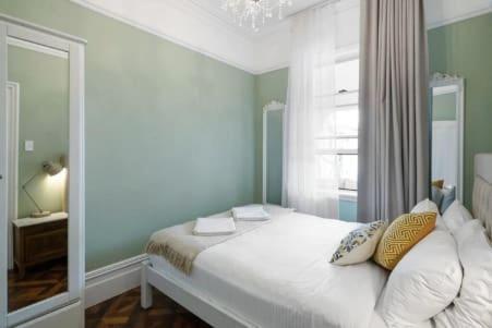 The East-redfern Mansion On Chelsea Ferienhaus *